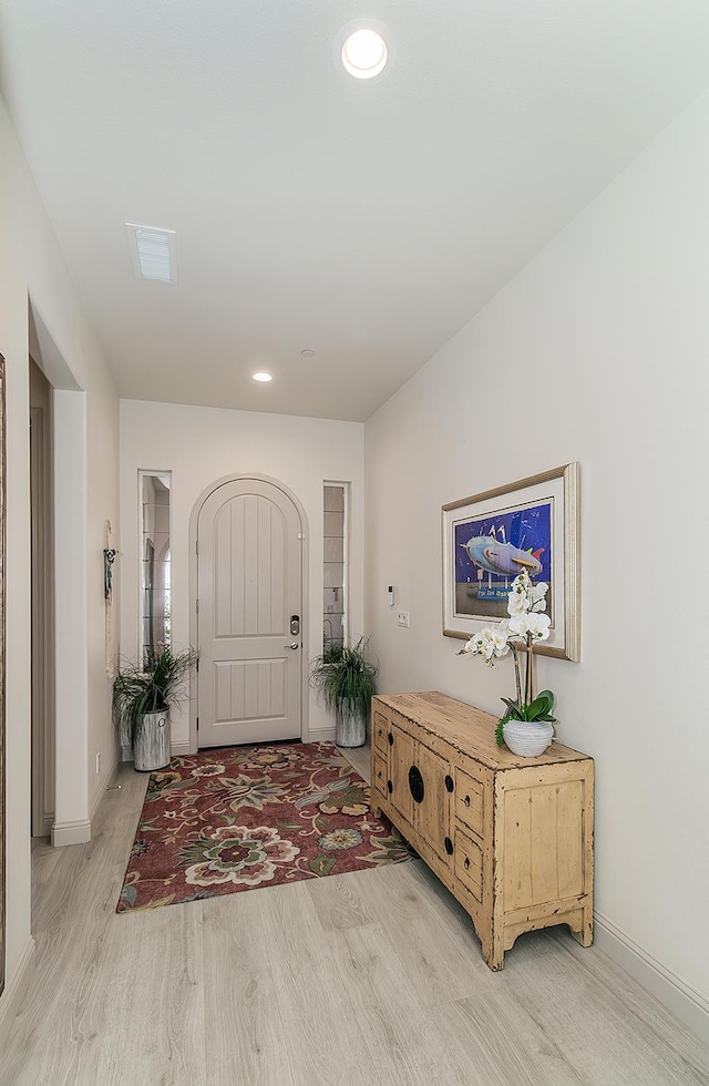 1523 N Ryan Ave, Clovis, CA 93619 - foyer with light wood-type flooring, baseboards, and recessed lighting