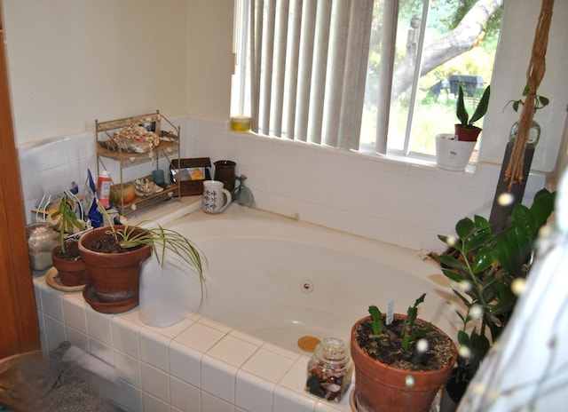 43379 Leach Rd, Ahwahnee, CA 93601 - full bath featuring a jetted tub