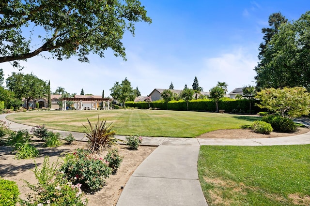 8574 N Heartland Way, Fresno, CA 93720 - view of home's community featuring a yard