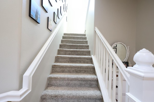 2143 Everglade Ave, Clovis, CA 93619 - view of stairway