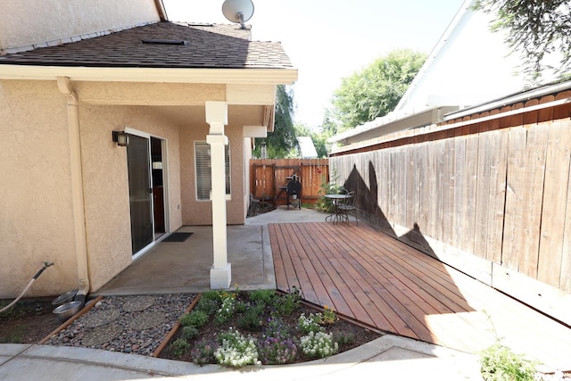 1866 E Goshen Ave, Fresno, CA 93720 - deck featuring a patio area