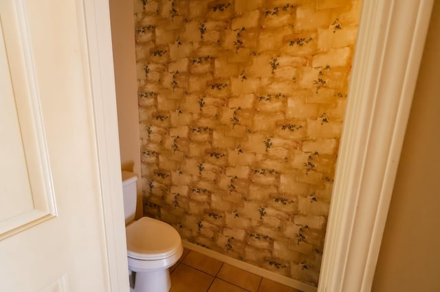 1866 E Goshen Ave, Fresno, CA 93720 - full bathroom with tile patterned floors, toilet, and baseboards