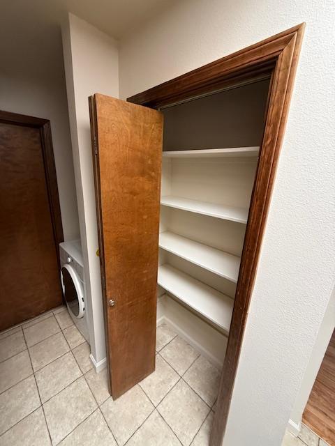 5749 N Monte Ave Unit 2, Fresno, CA 93711 - closet featuring washer / dryer