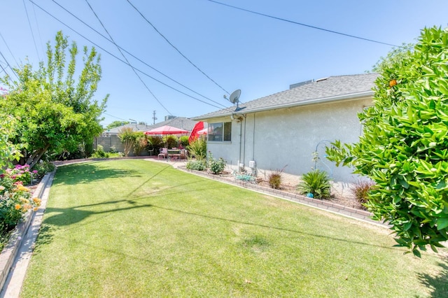 2934 N 8th St, Fresno, CA 93703 - view of yard