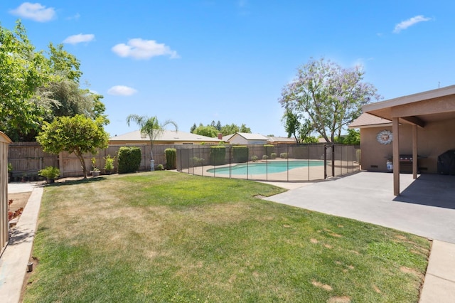 2051 E Fremont, Fresno, CA 93710 - view of yard featuring a patio