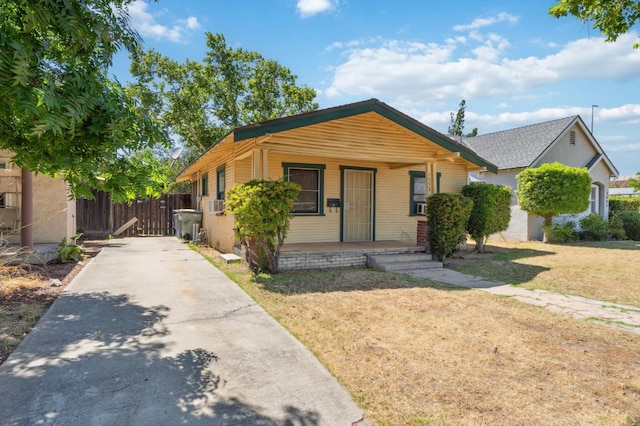 1593 N Glenn Ave, Fresno, CA 93728 - view of front of house with a porch and driveway
