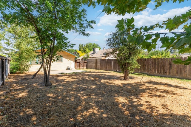 1593 N Glenn Ave, Fresno, CA 93728 - view of fenced backyard