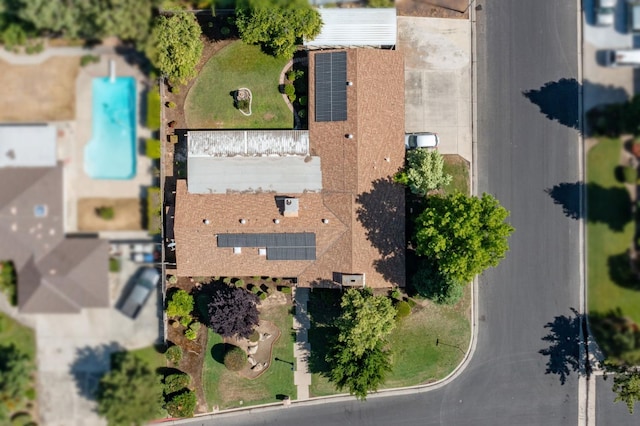 2081 Santa Ana Ave, Clovis, CA 93611 - drone / aerial view of a pool area