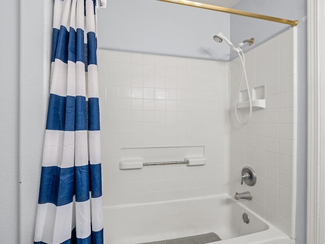 474 E Alluvial Ave Unit 139, Fresno, CA 93720 - full bath featuring shower / tub combo with curtain
