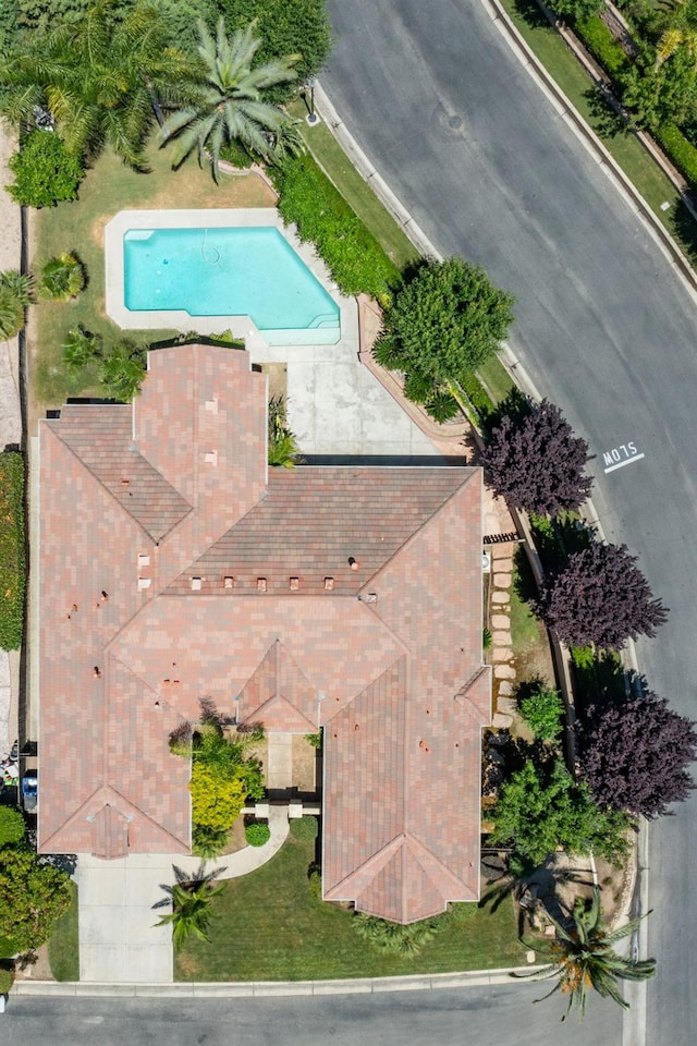 1698 E Wallington Ln, Fresno, CA 93730 - view of property location with a pool area
