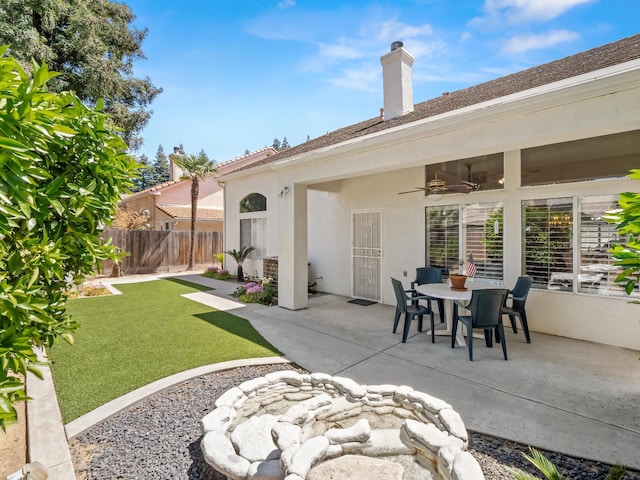 6424 N Allison Ln, Fresno, CA 93711 - view of patio / terrace featuring a ceiling fan and outdoor dining space