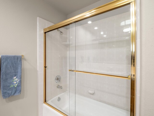 6424 N Allison Ln, Fresno, CA 93711 - full bathroom with bath / shower combo with glass door