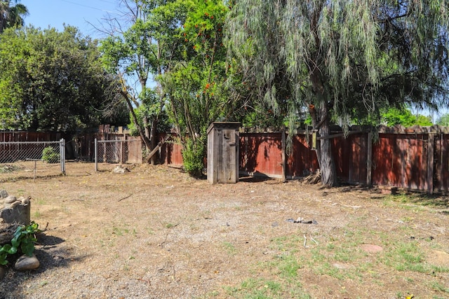 1315 W Fedora Ave, Fresno, CA 93705 - view of fenced backyard