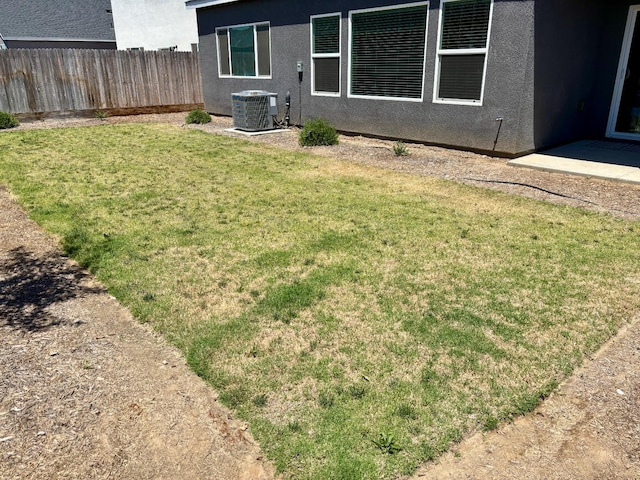 6423 E Robinson, Fresno, CA 93727 - view of yard featuring cooling unit