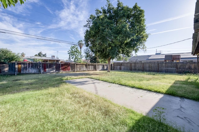 1205 W Clinton Ave, Fresno, CA 93705 - view of yard