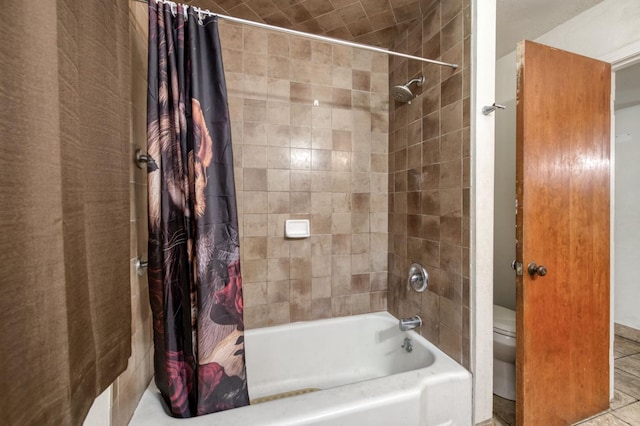1205 W Clinton Ave, Fresno, CA 93705 - full bath featuring shower / tub combo and toilet
