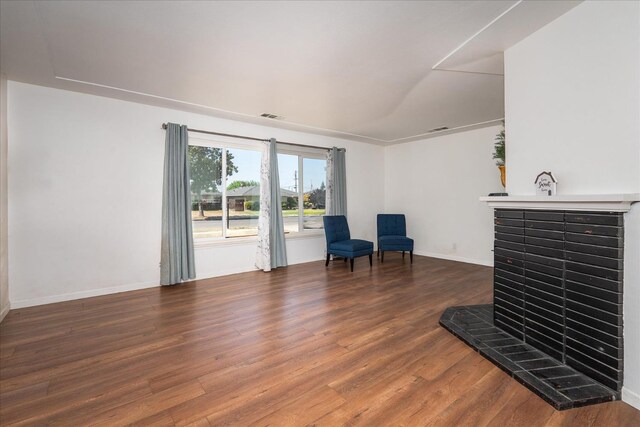 4003 E Fedora Ave, Fresno, CA 93726 - sitting room with wood finished floors