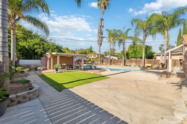 315 E Clinton Ave, Fresno, CA 93704 - view of pool featuring a patio area and a fenced backyard