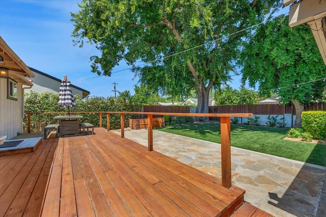 739 E Harvard Ave, Fresno, CA 93704 - deck featuring a patio and outdoor dining space