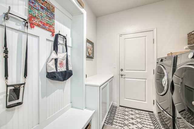4284 Hillside Rd, Madera, CA 93636 - laundry area with washer and clothes dryer