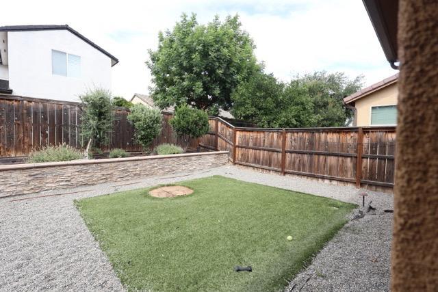 3309 Beverly Ave, Clovis, CA 93619 - view of yard