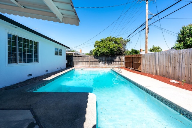 708 E San Jose Ave, Fresno, CA 93710 - view of swimming pool with a fenced backyard