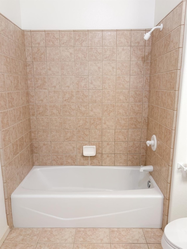 2300 Sierra Ave Unit 129, Kingsburg, CA 93631 - full bath with toilet, tile patterned flooring, and  shower combination