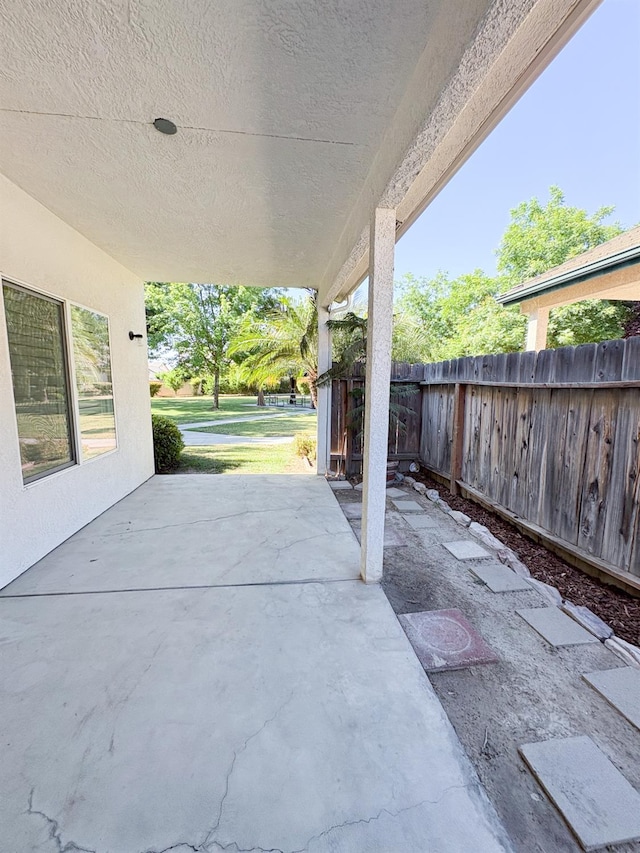 2300 Sierra Ave Unit 129, Kingsburg, CA 93631 - view of patio / terrace