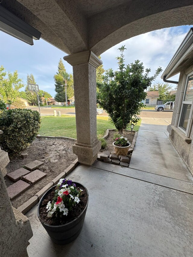 3351 Winter Way, Madera, CA 93637 - view of patio / terrace