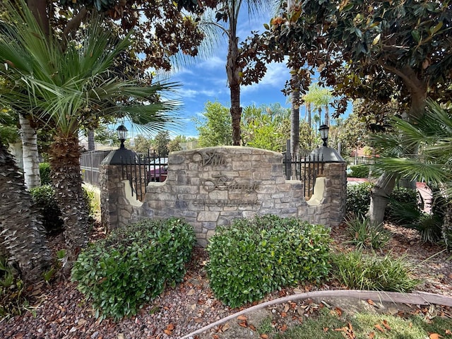 2909 Huntington Blvd Unit 207, Fresno, CA 93721 - view of community / neighborhood sign