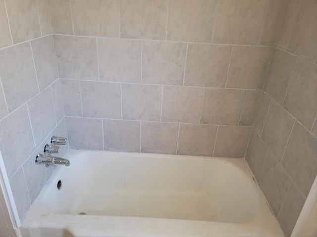 3023 E Robinson Ave, Fresno, CA 93726 - full bath featuring a bath