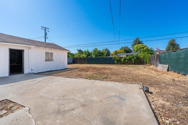 2744 E Michigan Ave, Fresno, CA 93703 - view of yard with a patio
