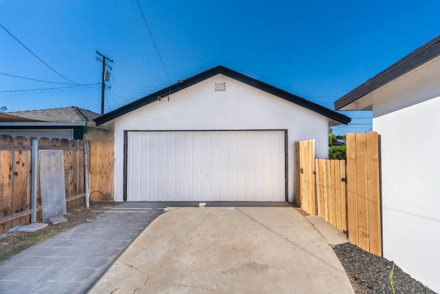 2744 E Michigan Ave, Fresno, CA 93703 - garage with a gate