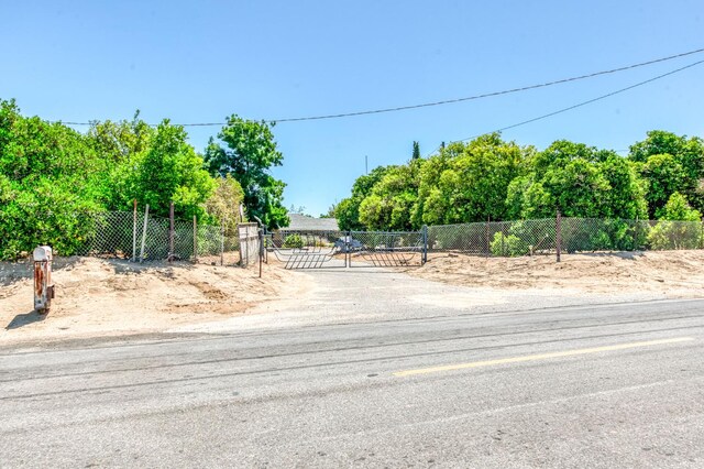 760 S Cornelia Ave, Fresno, CA 93706 - photo 3