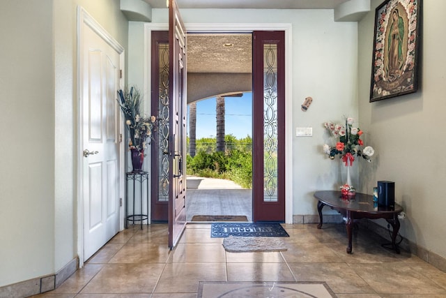 42462 Rd 140, Orosi, CA 93647 - entryway featuring baseboards