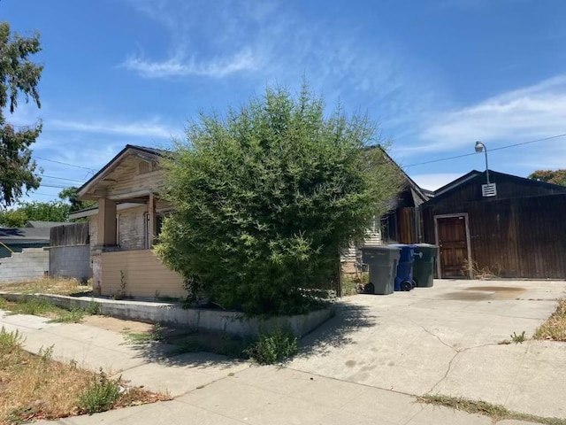 1325 S 4th St, Fresno, CA 93702 - view of property hidden behind natural elements