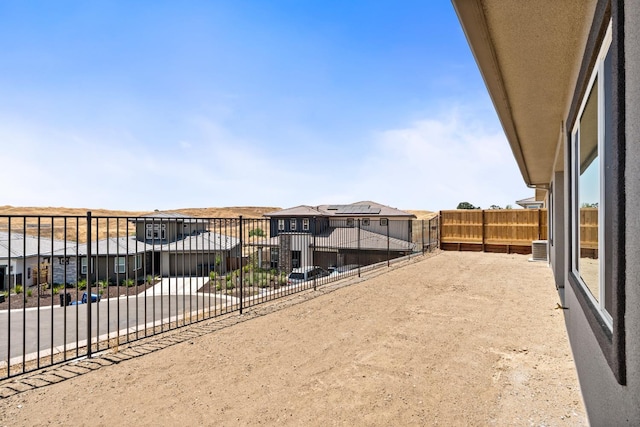 8152 Creek Vw, Friant, CA 93626 - view of yard featuring a residential view