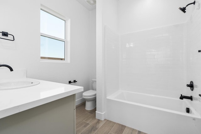 8152 Creek Vw, Friant, CA 93626 - bathroom featuring wood finished floors, vanity, and bathing tub / shower combination