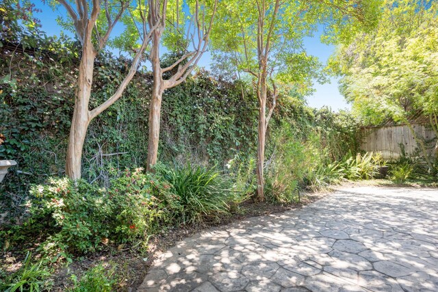 1785 W Calimyrna Ave Unit A, Fresno, CA 93711 - view of patio