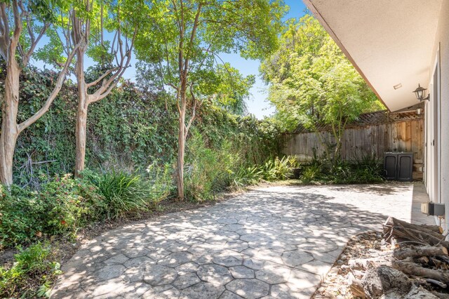 1785 W Calimyrna Ave Unit A, Fresno, CA 93711 - view of patio