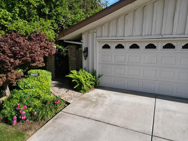 1785 W Calimyrna Ave Unit A, Fresno, CA 93711 - view of garage