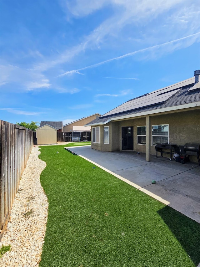 5453 N San Clemente Ave, Fresno, CA 93723 - view of yard with a patio