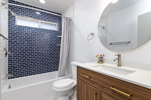 200 Autumn Rd, Madera, CA 93637 - full bathroom with vanity, shower / tub combo with curtain, and toilet