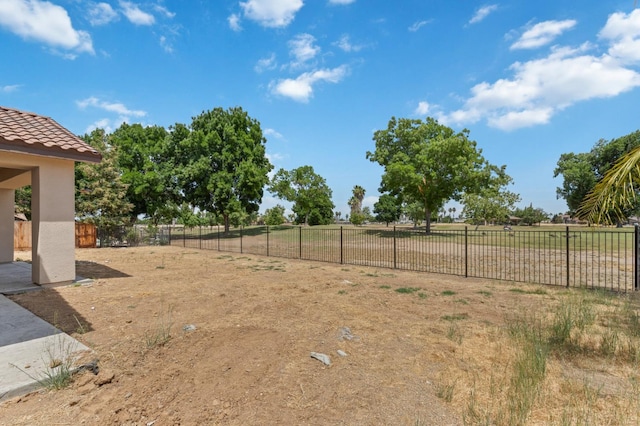 8440 Lake Shore Dr, Chowchilla, CA 93610 - fenced backyard featuring a view of rural / pastoral area