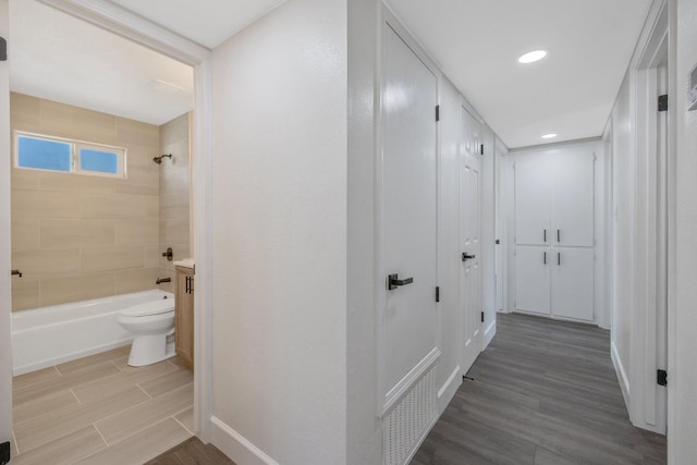 513 Waldo, Exeter, CA 93221 - corridor featuring wood finished floors, recessed lighting, and baseboards