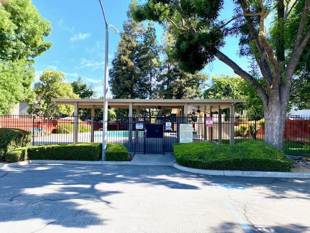 485 E Alluvial Ave Unit 102, Fresno, CA 93720 - surrounding community featuring a gate