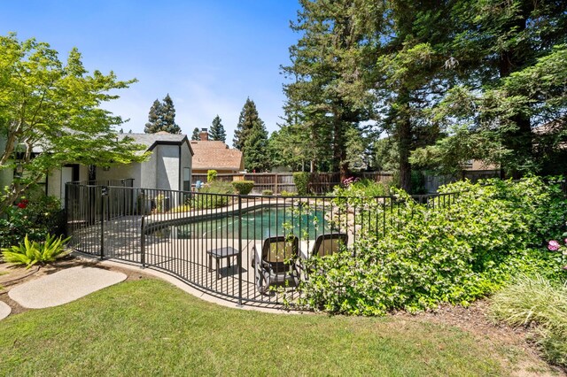 8814 N Spalding, Fresno, CA 93720 - view of swimming pool