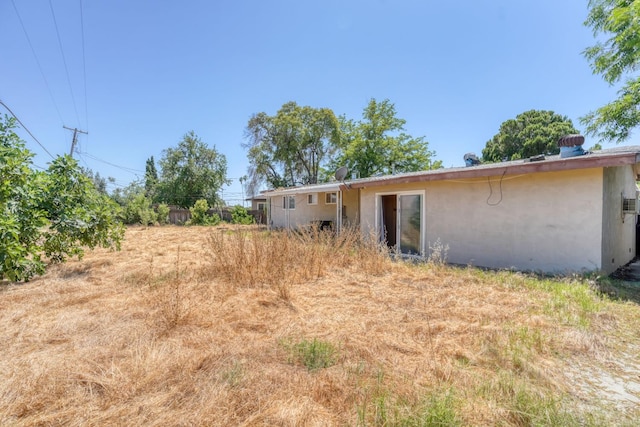 6298 N Glenn Ave, Fresno, CA 93704 - view of yard