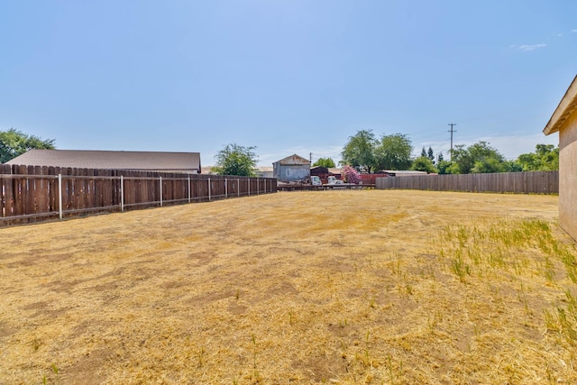 829 W Woodward Ave, Fresno, CA 93706 - view of fenced backyard
