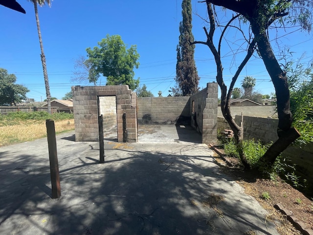 219 E Dennett Ave, Fresno, CA 93728 - view of road